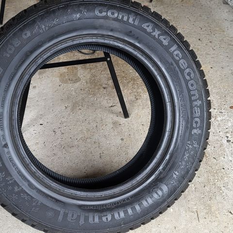 Dekk vinter Continental 235-65R 17. Conti.4x4 ice contact