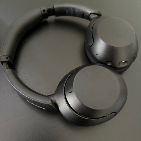 Trådløst Sony Headset – Med Bass Boost og Støyreduksjon