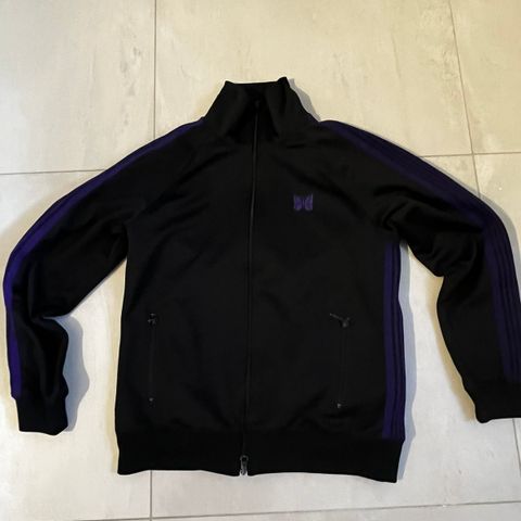 Needles tracktop