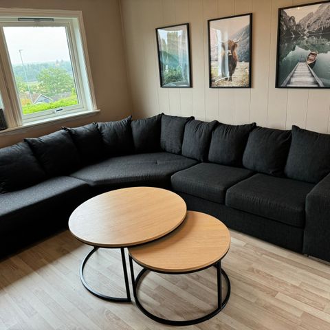 Stor hjørnesofa med «cozy corner»