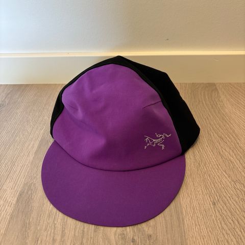 Arcteryx caps str M