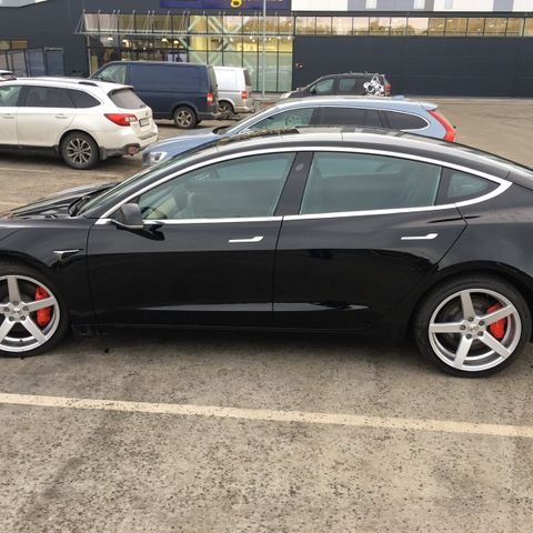 19" Vinterhjul Tesla model 3, passer Performance