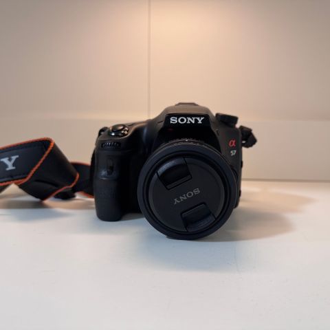 Sony Alpha 57 med tilbehør (DSLR kamera)