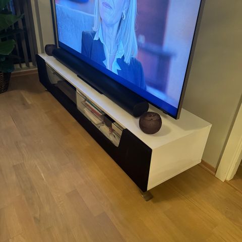 Tv-bord 160cm veldig pent brukt