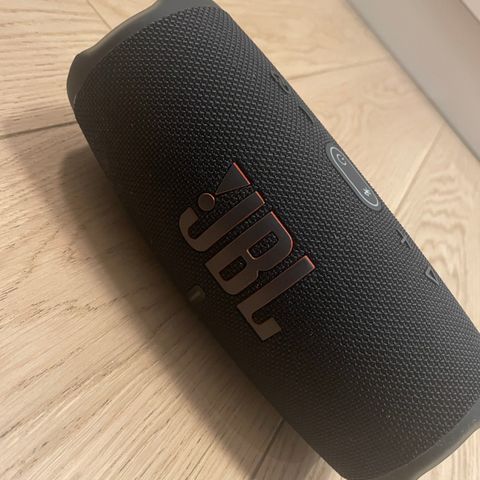 JBL Charge 5