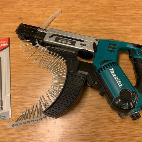 Makita skruautomat