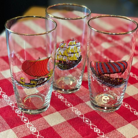 3 vintage glass med skip og gullkant