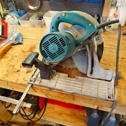 Makita 5903R