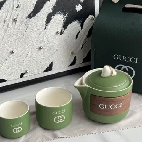 Temasamling - GUCCI — Bærbart reisetesett - salgsfremmende gave