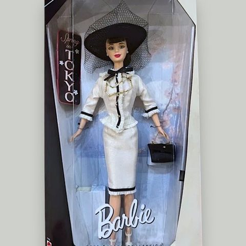 Mattel  - Barbie dukke Chanel inspired "Spring in Tokio” - 1990–2000