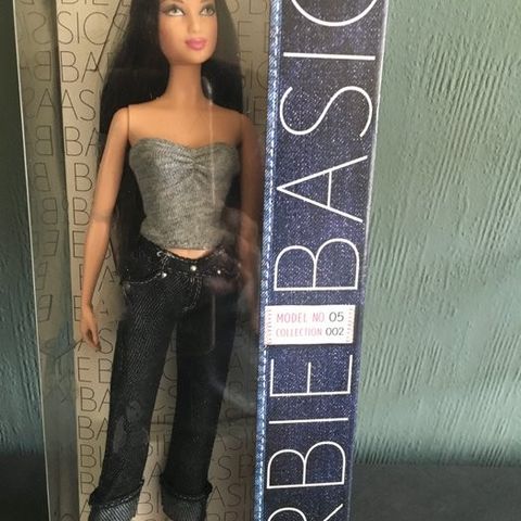 Mattel  - Barbie dukke Barbie Basics Model no.05 Collection 002 - 2000-2010 - US