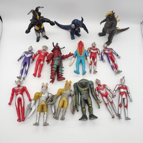 BANDAI - Statue - Ultraman & Kaiju Soft Vinyl Figure Set of 15  (15) - Myk vinyl