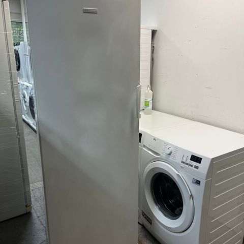 Electrolux fryseskap 175cm billig med garanti