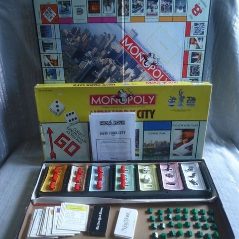 Hasbro - Leketøy Jeux de société - Monopoly New York - Edition Collector - 2001 