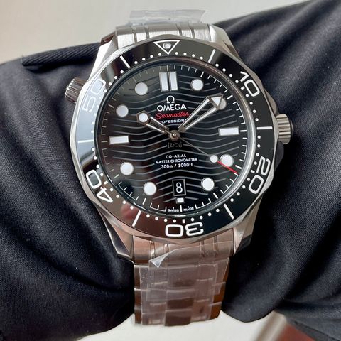 Ubrukt Omega Seamaster 300M Black, 2024 Norsk AD