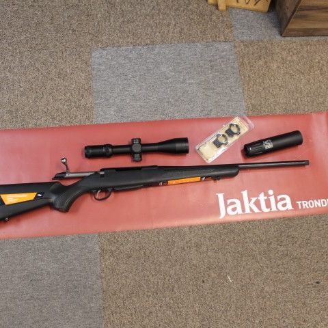 Tikka T3x pakke inkl kikkert og demper.