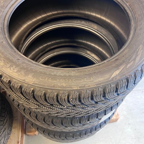 Nokian R3 235/50-19 Piggfritt