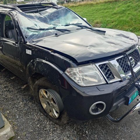 Nissan Navara 3.0D V6 -12 (D40)selgast i delar.