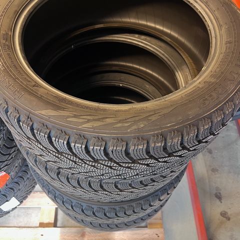 Nokian R3 235/50-19 Piggfritt