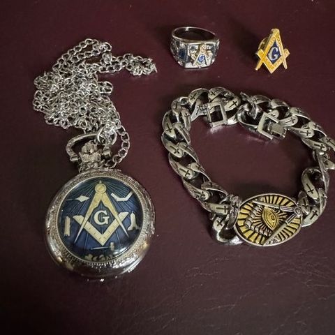 Temasamling - Beautiful Freemasons Collection: Pocket Watch, Bracelet, Ring and 