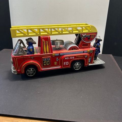 Usagiya Toys Co. Ltd  - Tinnleke - Fire Department Japanese Tinplate Fire Engine