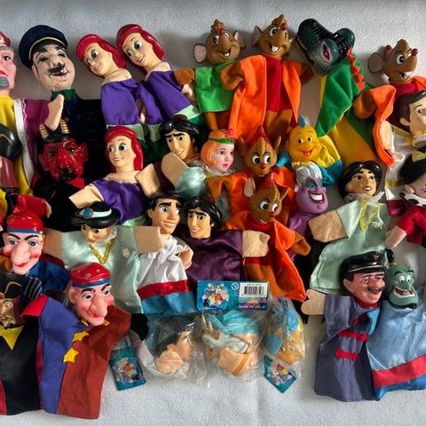 Diverse merk enz - Statue - Collectie van 31 x poppenkastpoppen / handpoppen. - 