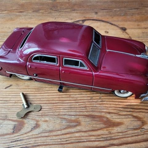 Günthermann  - Tinn lekebil - Tinplate Clockwork & Battery Operated Ford Fordor 