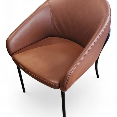 16 stk Loungestol fra Offecct, modell Consist i cognacfarget Elmo skinn, sorte b