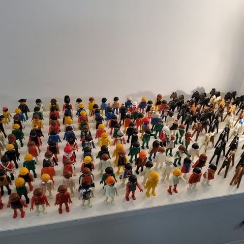 Playmobil - Playmobil Verkaufe hier eine grosse Sammlung von Playmobilefiguren a