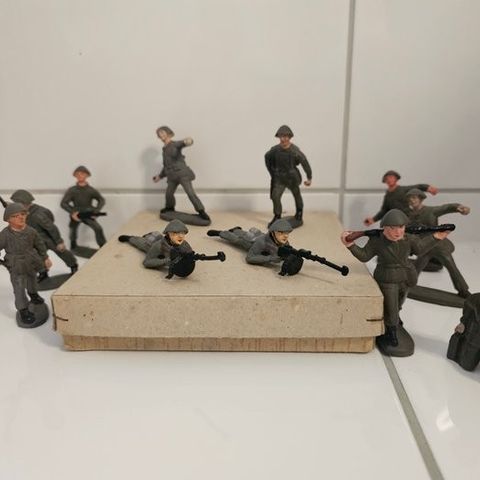 Militärfiguren DDR - Statue - Soldaten VEB DDR  (11) - Gum