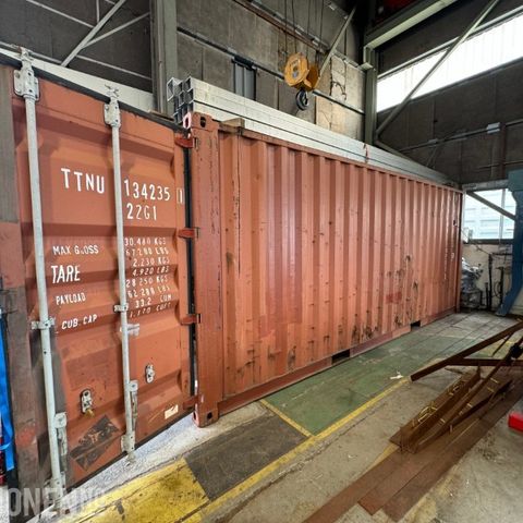 20 FOTS CONTAINER MED STÅLPROFILER, HYLLER, FESTEELEMENTER, STÅLPRODUKTER, 16.09