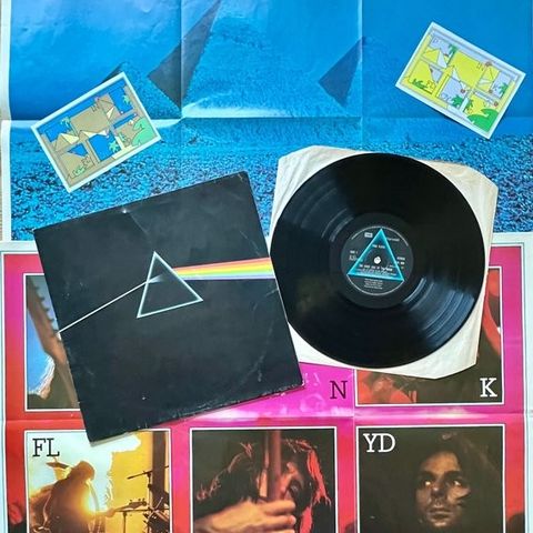 Pink Floyd - Dark Side Of The Moon - with Posters + stickers  [UK Pressing] - LP