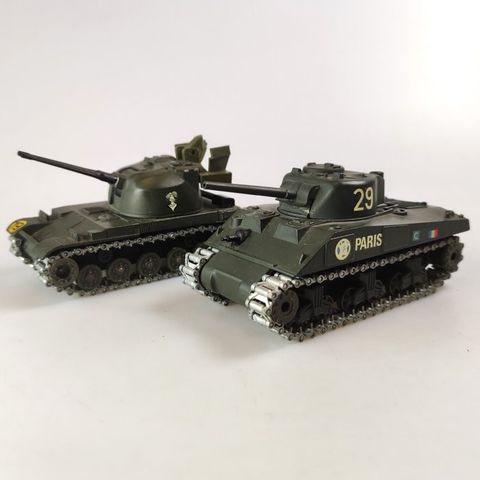 Solido - Leketøy 2x Armoured Tanks: Sherman M4 A3 n. 231 + AMX 13T Bitube "Anti-