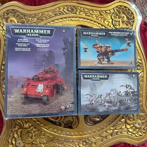 Warhammer 40.000 Citadel - Lekesoldat 1 Blood Angels Predator, 1 Tyranid Hormaga