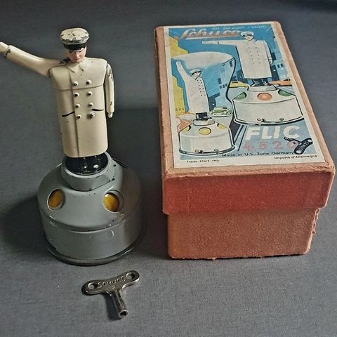 Schuco  - Tinnleke Schuco Patent Flic 4520 Traffic Controller, Boxed - 1950–1960