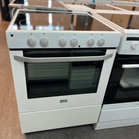 Toppmodell Voss/Electrolux keramisk komfyr billig med garanti