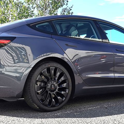 19" TESLA MODEL 3 GOODYEAR VINTERHJUL! UBERTURBIN STYLE!