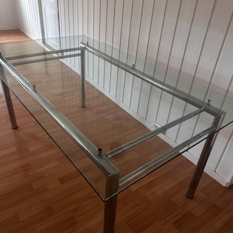 Annonsebilde