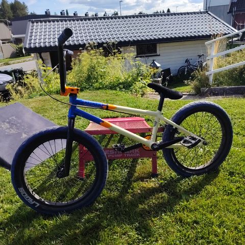 Annonsebilde