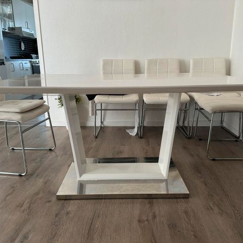 Annonsebilde