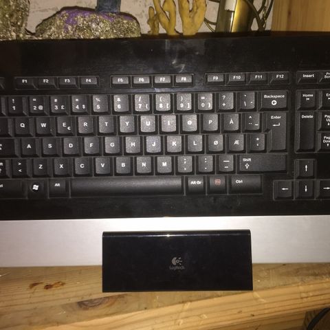 Logitech diNovo Edge trådløst Norsk tastatur vurderes solgt Logitech diNovo Edge trådløst tastatur | FINN.no