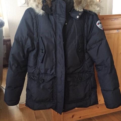 Gi bud! Moncler kåpe med avtagbar hette S4 | FINN.no Gi bud! Moncler kåpe med avtagbar hette S4 | FINN.no