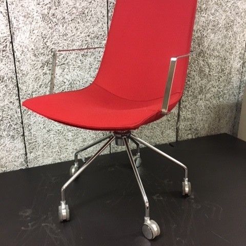 12 stk Vitra DSR besøksstol i rødt, Design: Charles & Ray 12 stk Vitra DSR besøksstol i rødt, Design: Charles & Ray