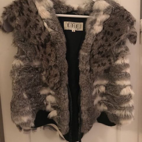 Rålekker og lite brukt Meotine jakke til LANGT UNDER HALV Rålekker og lite brukt Meotine jakke til LANGT UNDER HALV