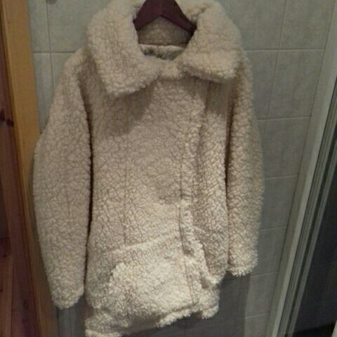 Arnie Says Teddy Kåpe | FINN.no Teddy kåpe i svart, beige og rosa | FINN.no