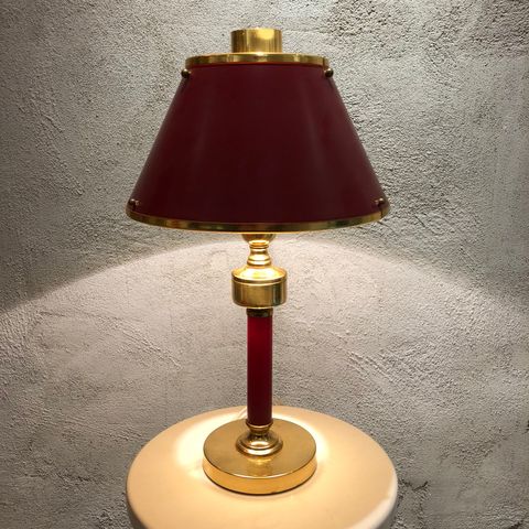 Oslo Wood skjerm og bordlampe med trefot | FINN.no Oslo Wood skjerm og bordlampe med trefot | FINN.no