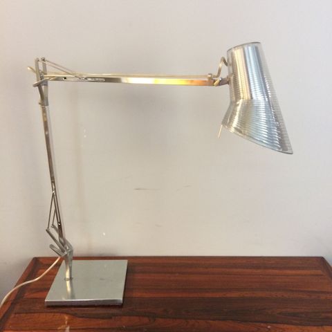 Flott, ny taklampe i glass og sølv selges | FINN.no Fin dimbar stavpendel lampe for spisebord | FINN.no