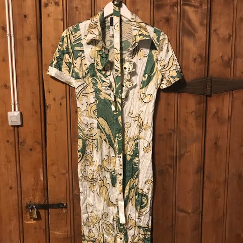 17mai kjole Klassisk, vintage kjole 70 tallet RETRO | FINN.no 17mai kjole Klassisk, vintage kjole 70 tallet RETRO | FINN.no