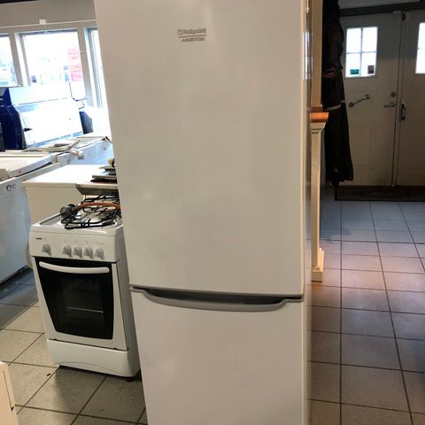 Hotpoint ariston kombiskap pris