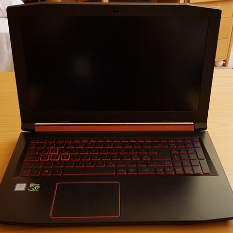 Rå gaming laptop. I7 GTX 1060 16gb ram 256gb ssd | FINN.no Rå Gaming Laptop i7, 16gb ram | FINN.no